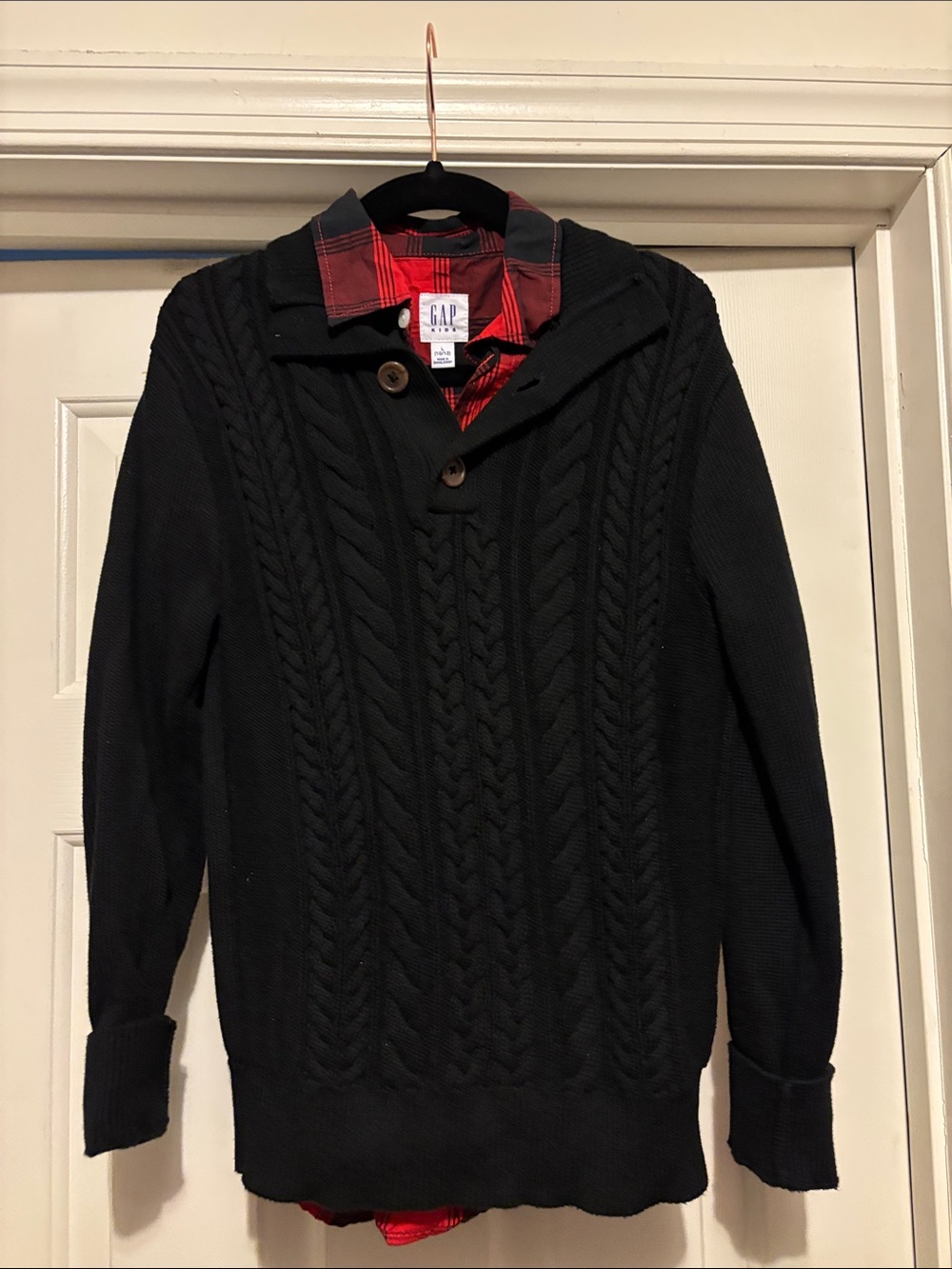 GAP Men's Black Cable-Knit V-Neck Button Sweater
